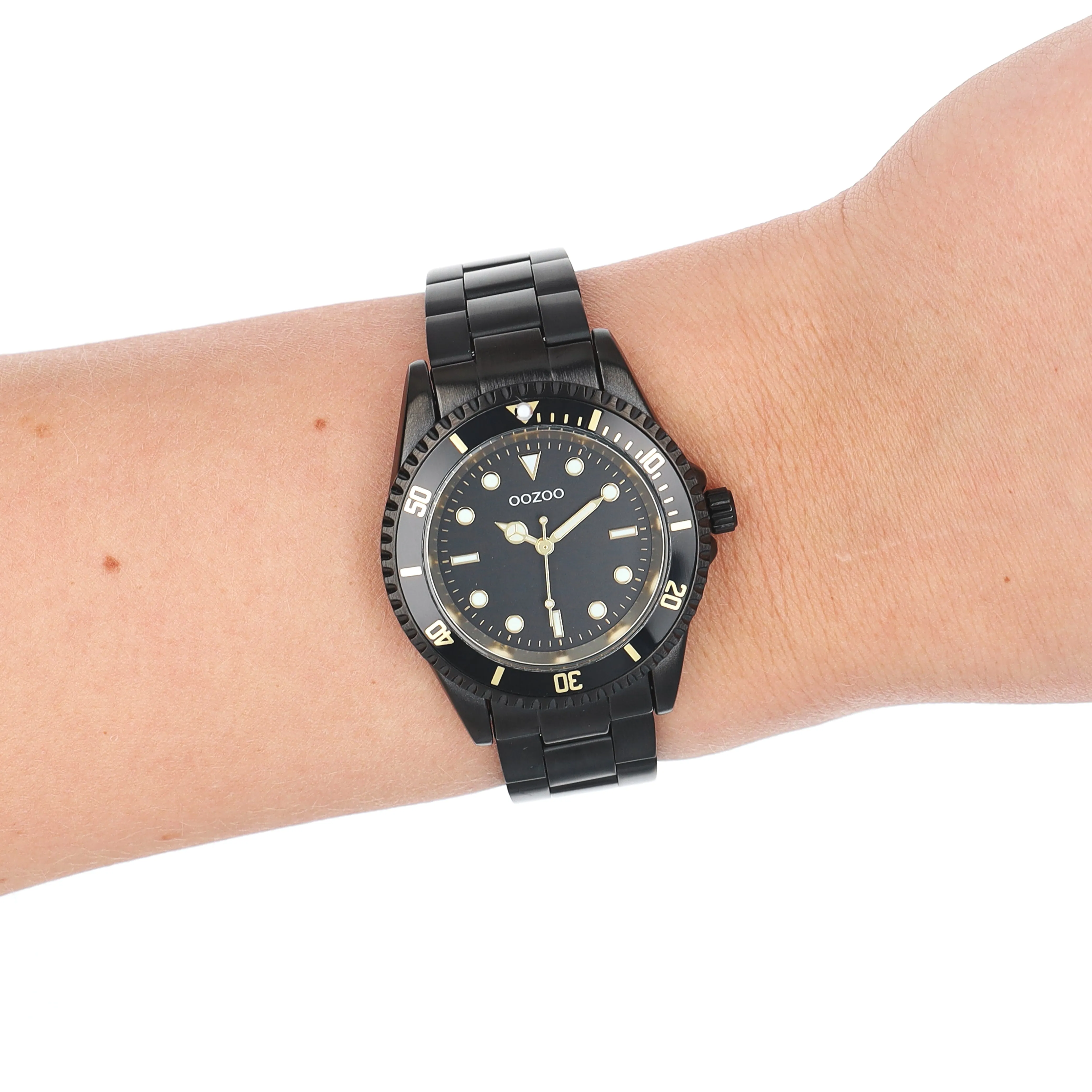 Black OOZOO watch with black stainless steel bracelet - C11149